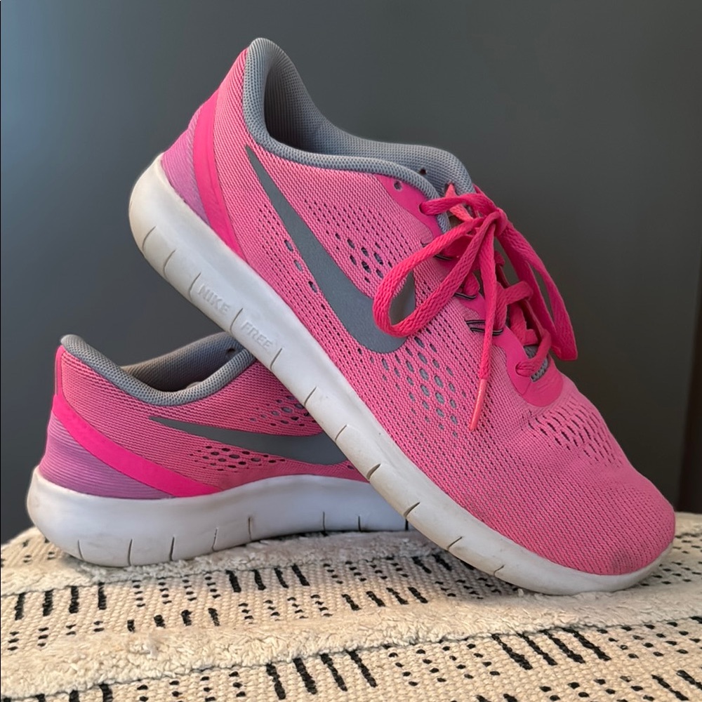 Nike Free RN Hot Pink Athletic Shoes Size 5.5